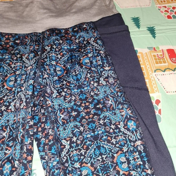 Athleta High Rise Blue Tapestry Chaturabga To‎ Town Tight Medium - Picture 3 of 4